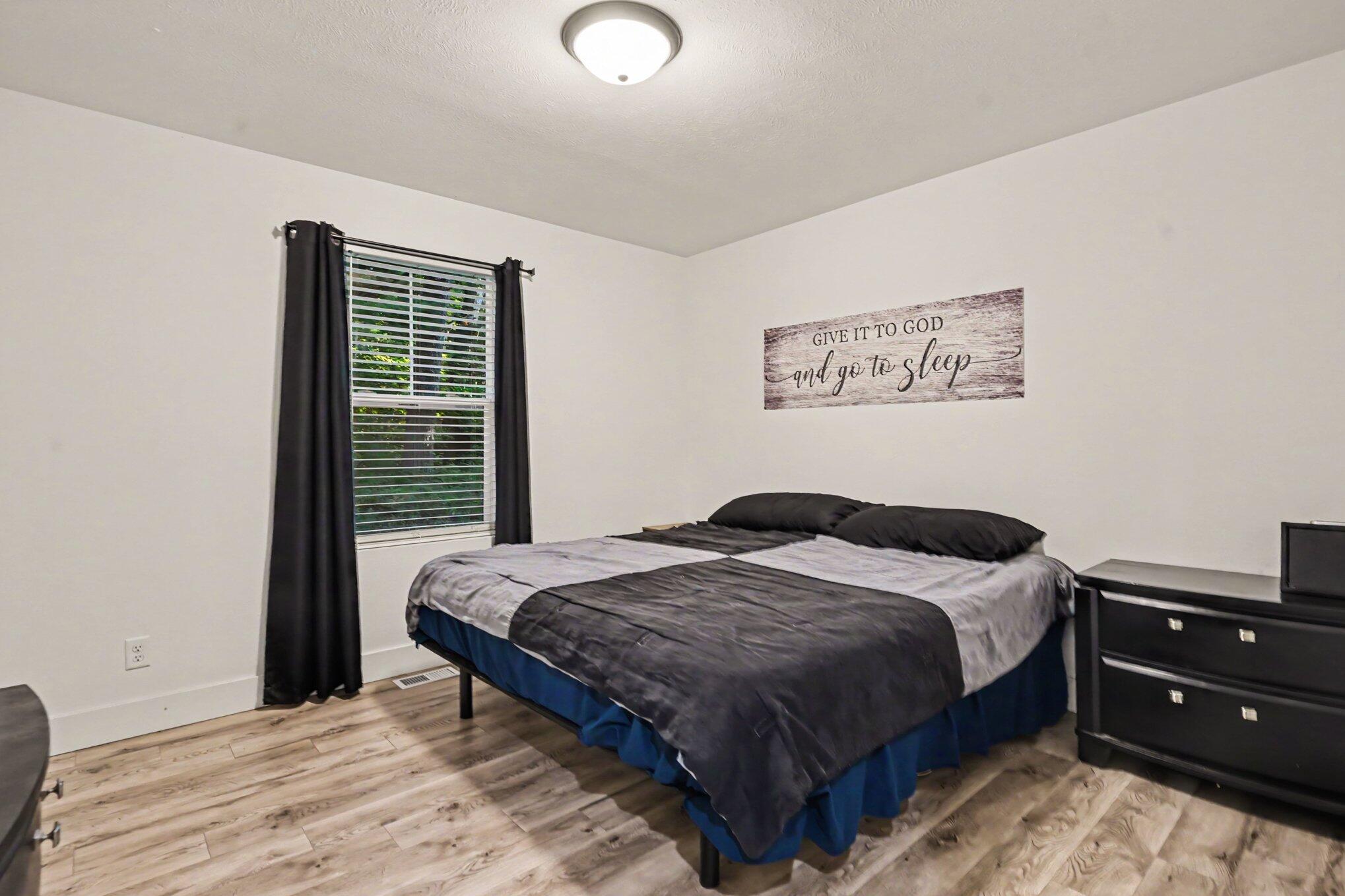 532 W River Road Muskegon MI 49445