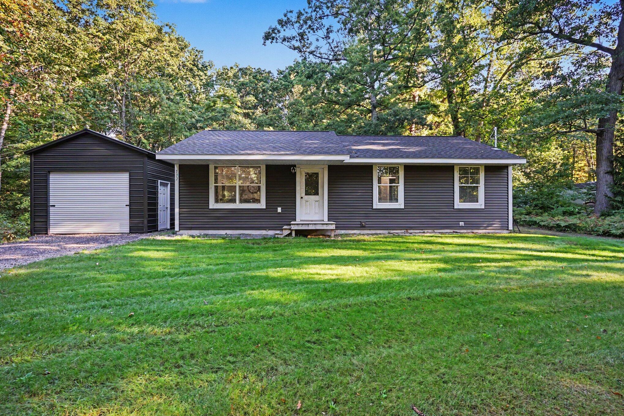 532 W River Road Muskegon MI 49445