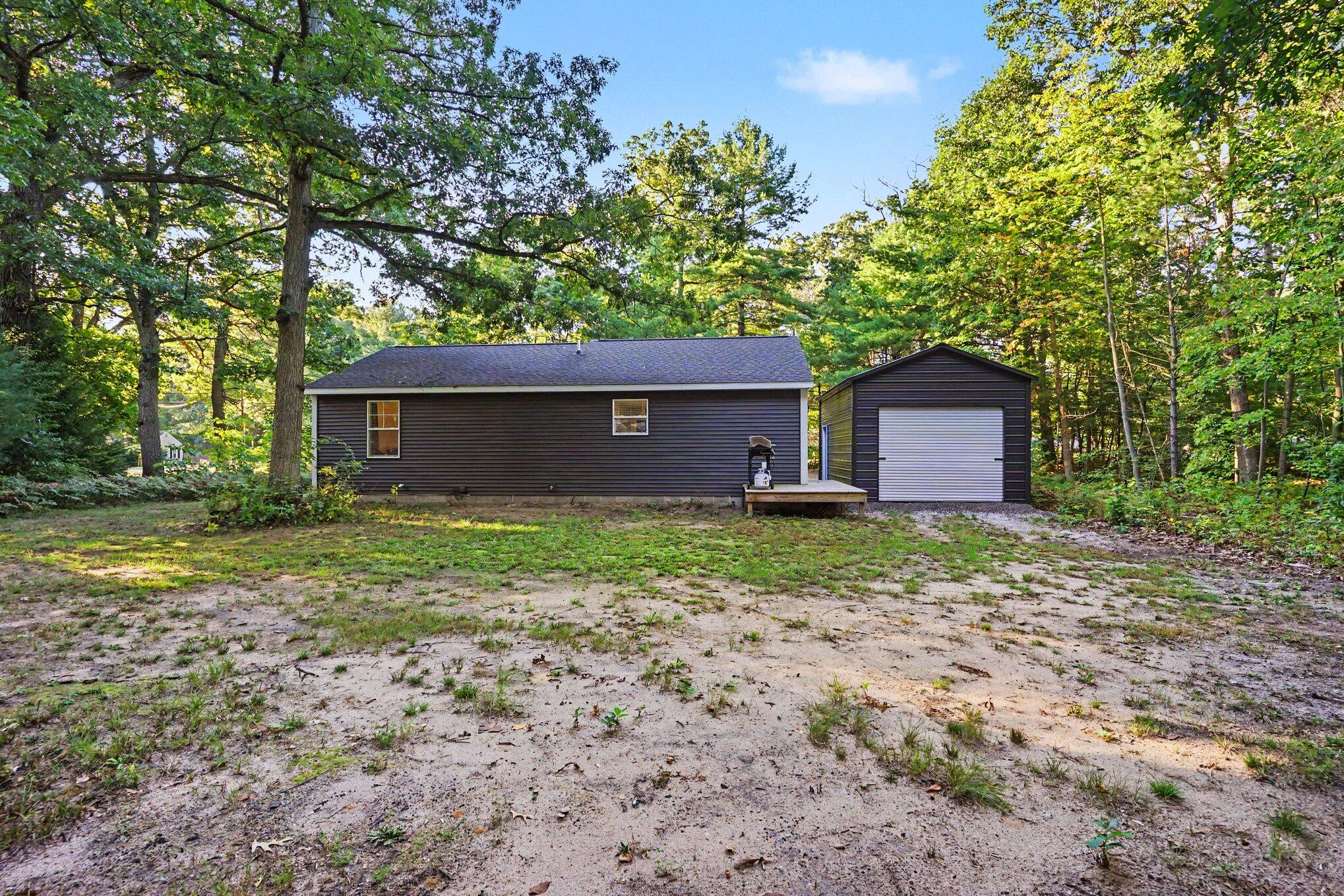 532 W River Road Muskegon MI 49445