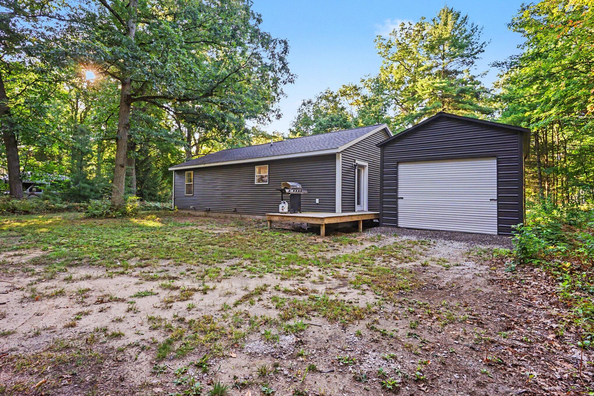 532 W River Road Muskegon MI 49445