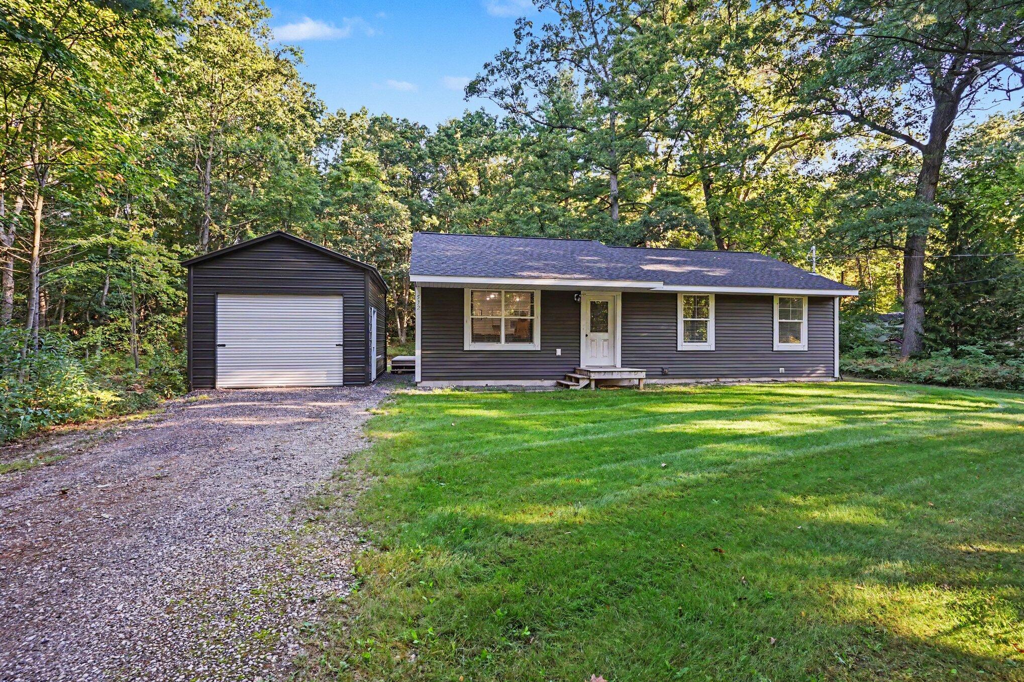 532 W River Road Muskegon MI 49445