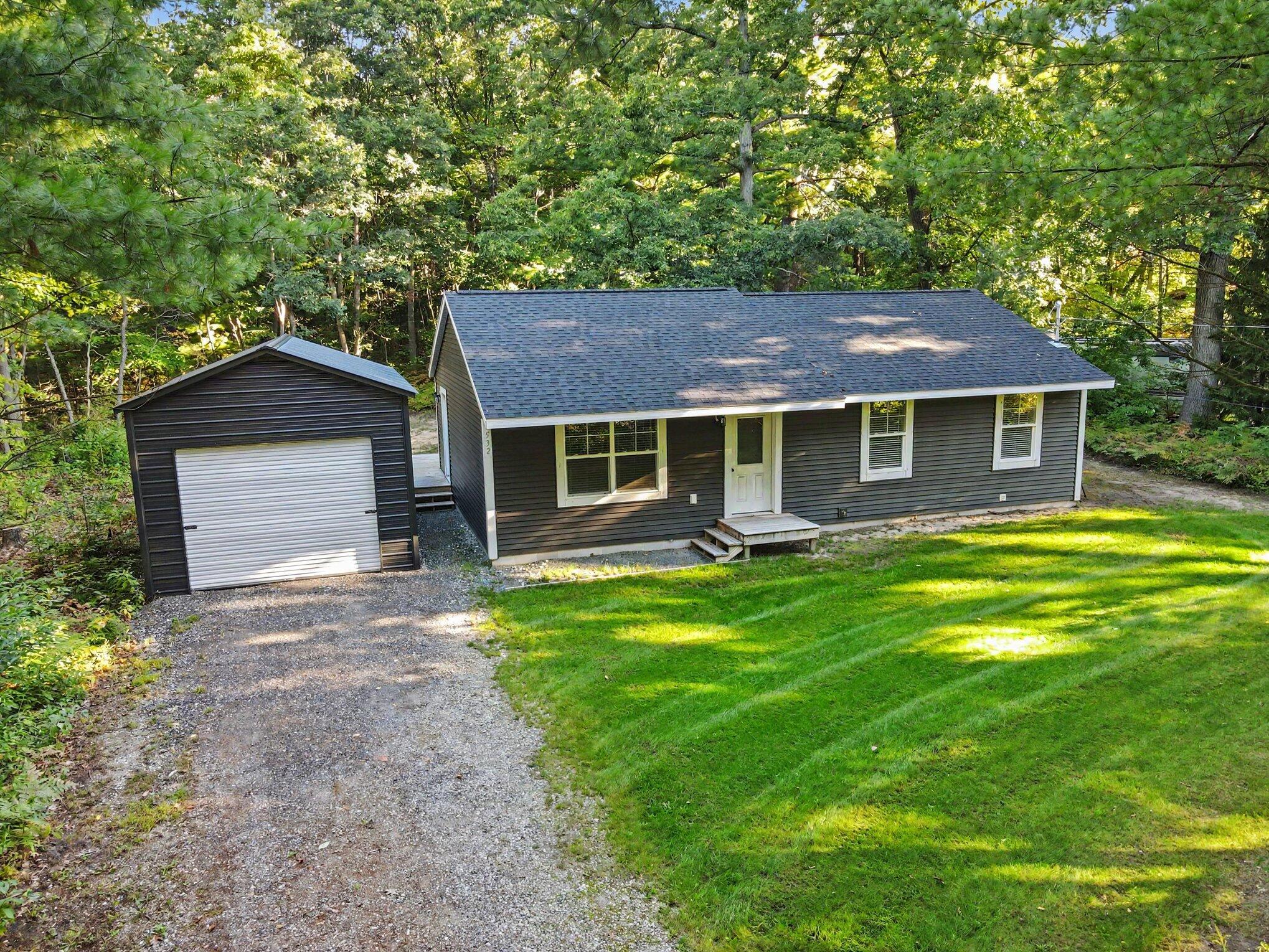 532 W River Road Muskegon MI 49445