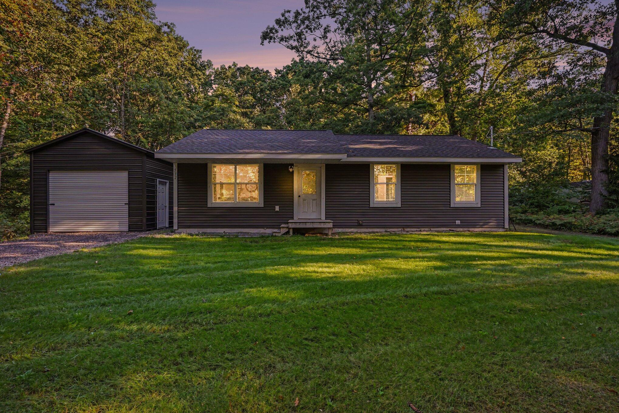 532 W River Road Muskegon MI 49445