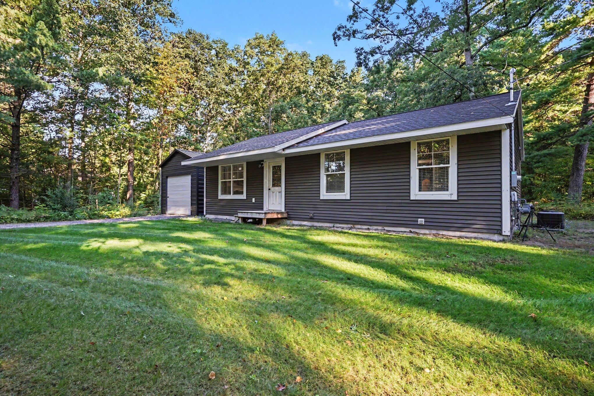 532 W River Road Muskegon MI 49445