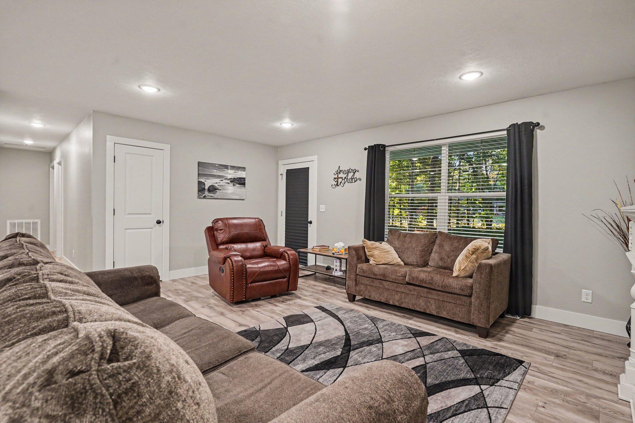532 W River Road Muskegon MI 49445