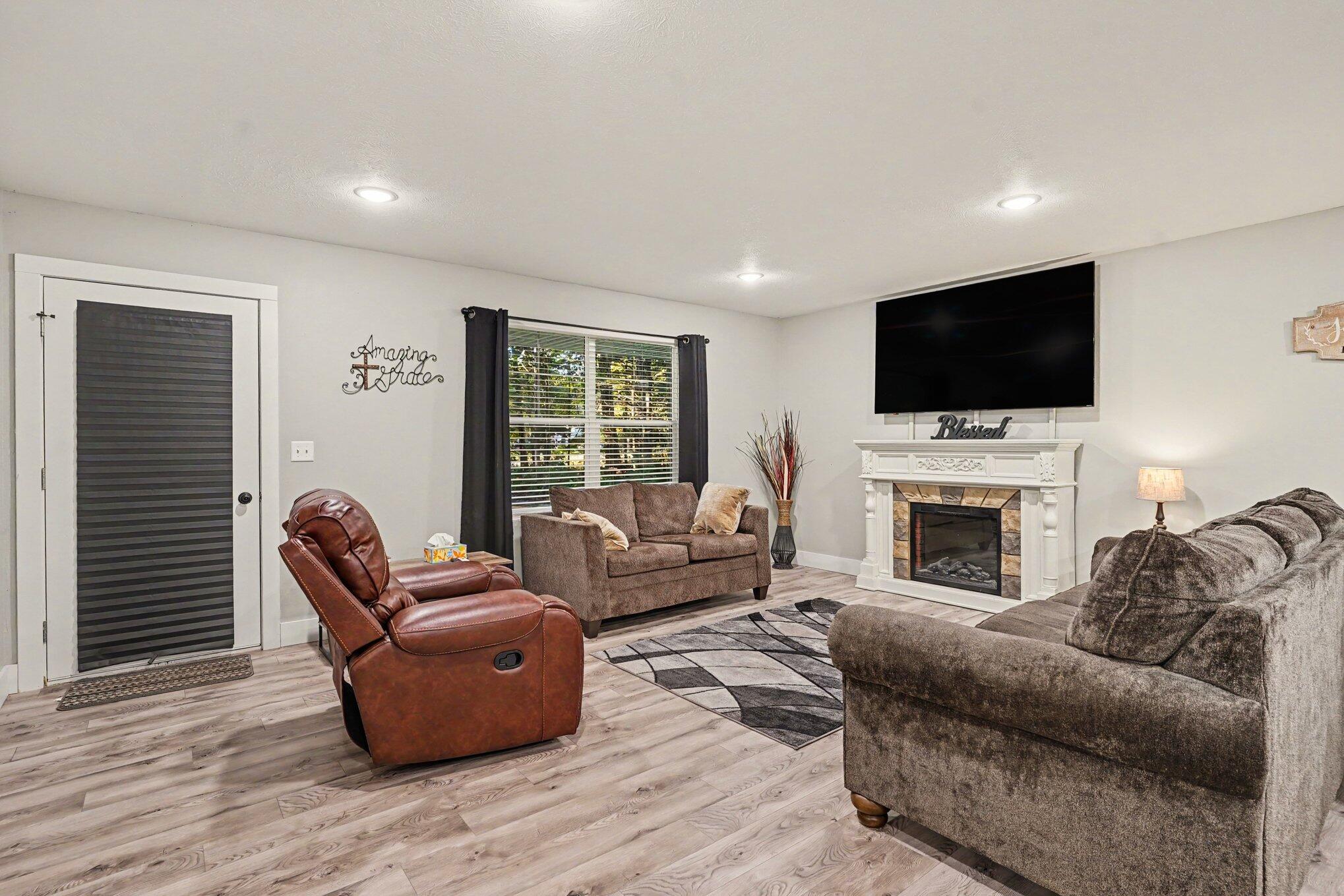 532 W River Road Muskegon MI 49445