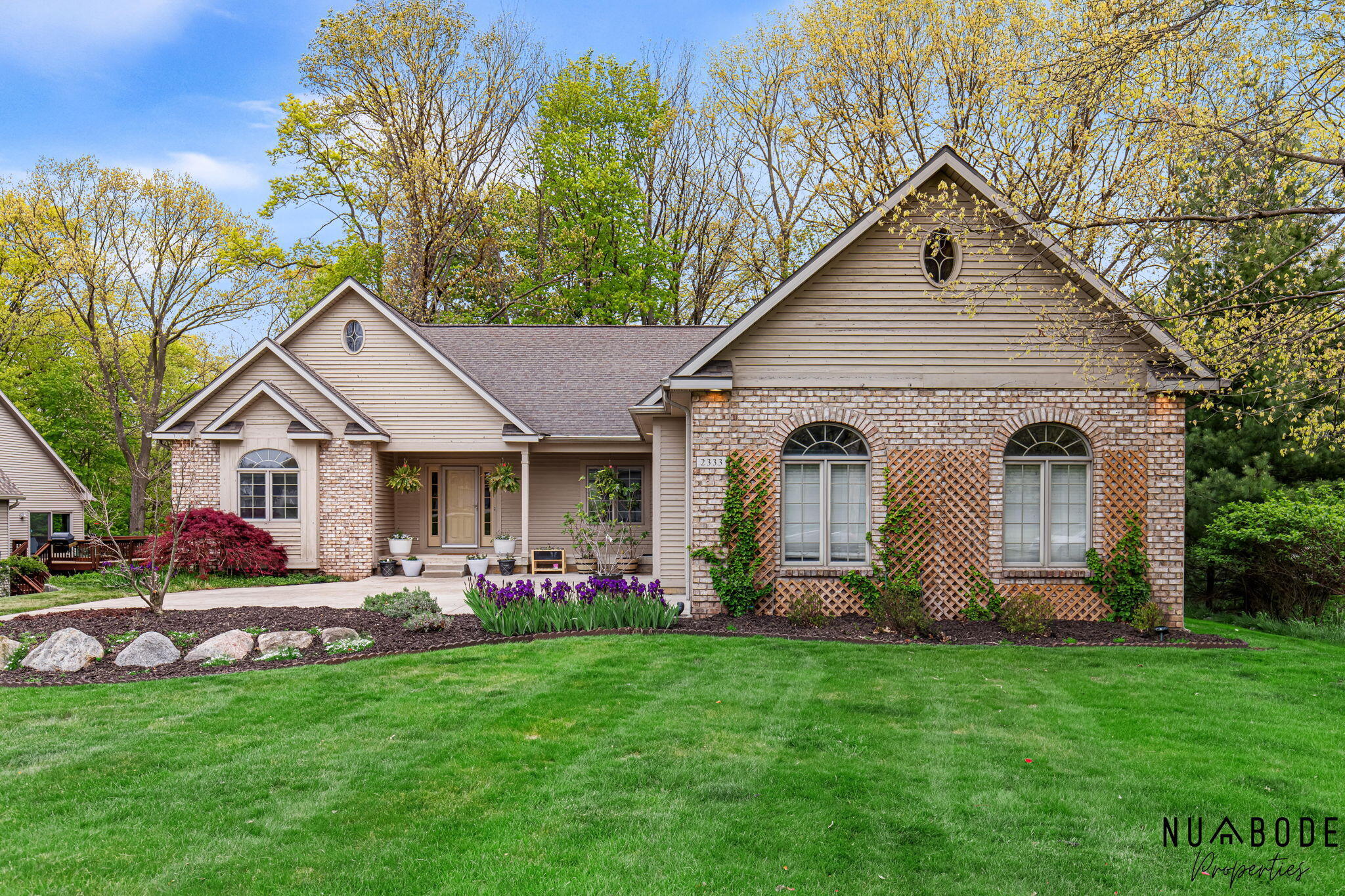 2333 Longmeadow Street NW Grand Rapids MI 49504