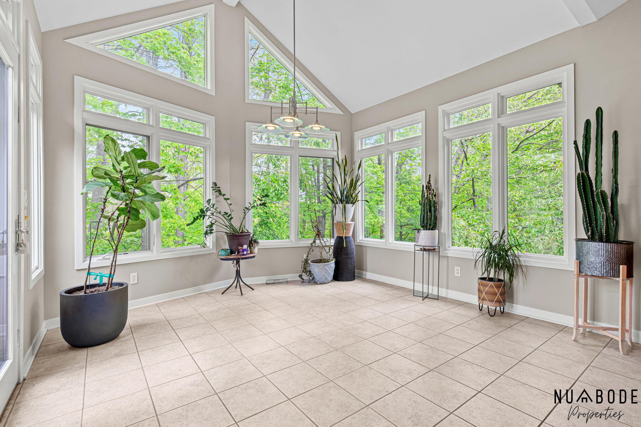 2333 Longmeadow Street NW Grand Rapids MI 49504