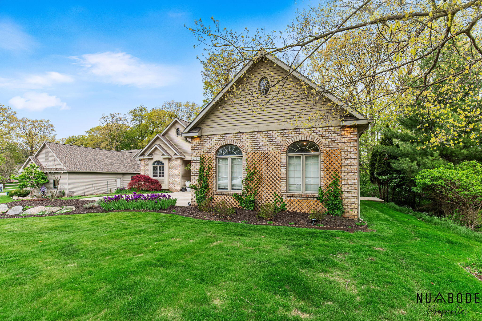 2333 Longmeadow Street NW Grand Rapids MI 49504