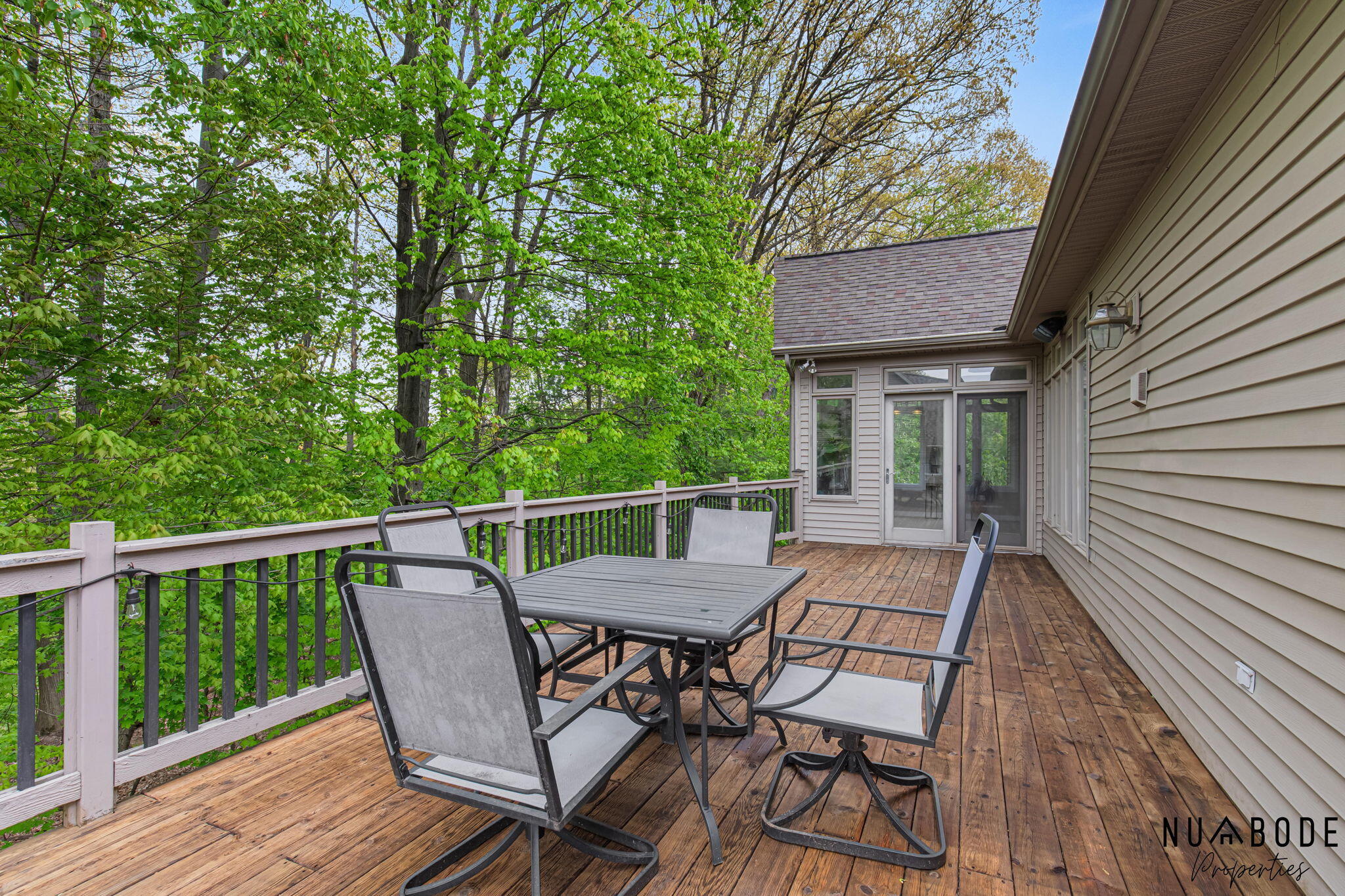 2333 Longmeadow Street NW Grand Rapids MI 49504
