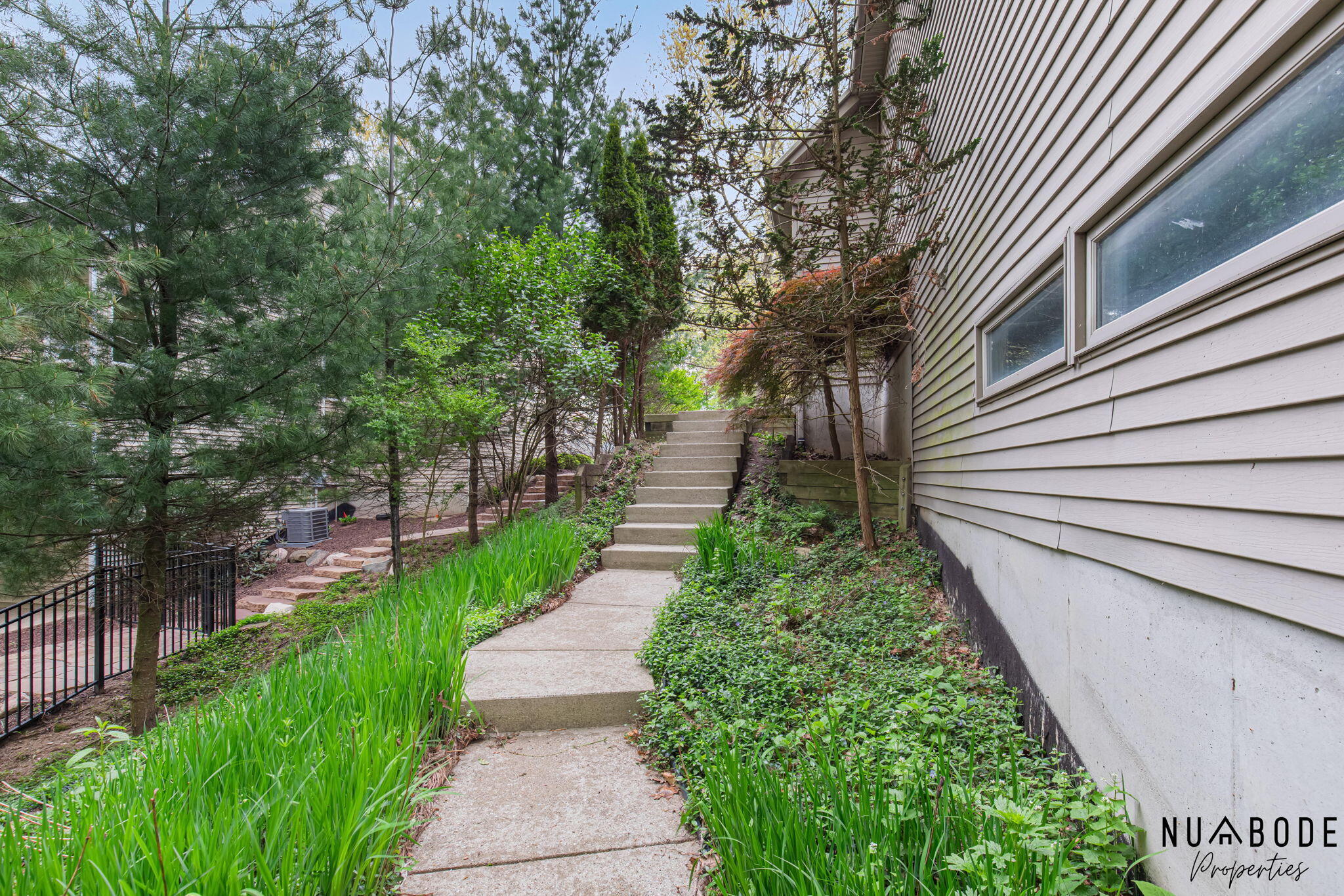 2333 Longmeadow Street NW Grand Rapids MI 49504