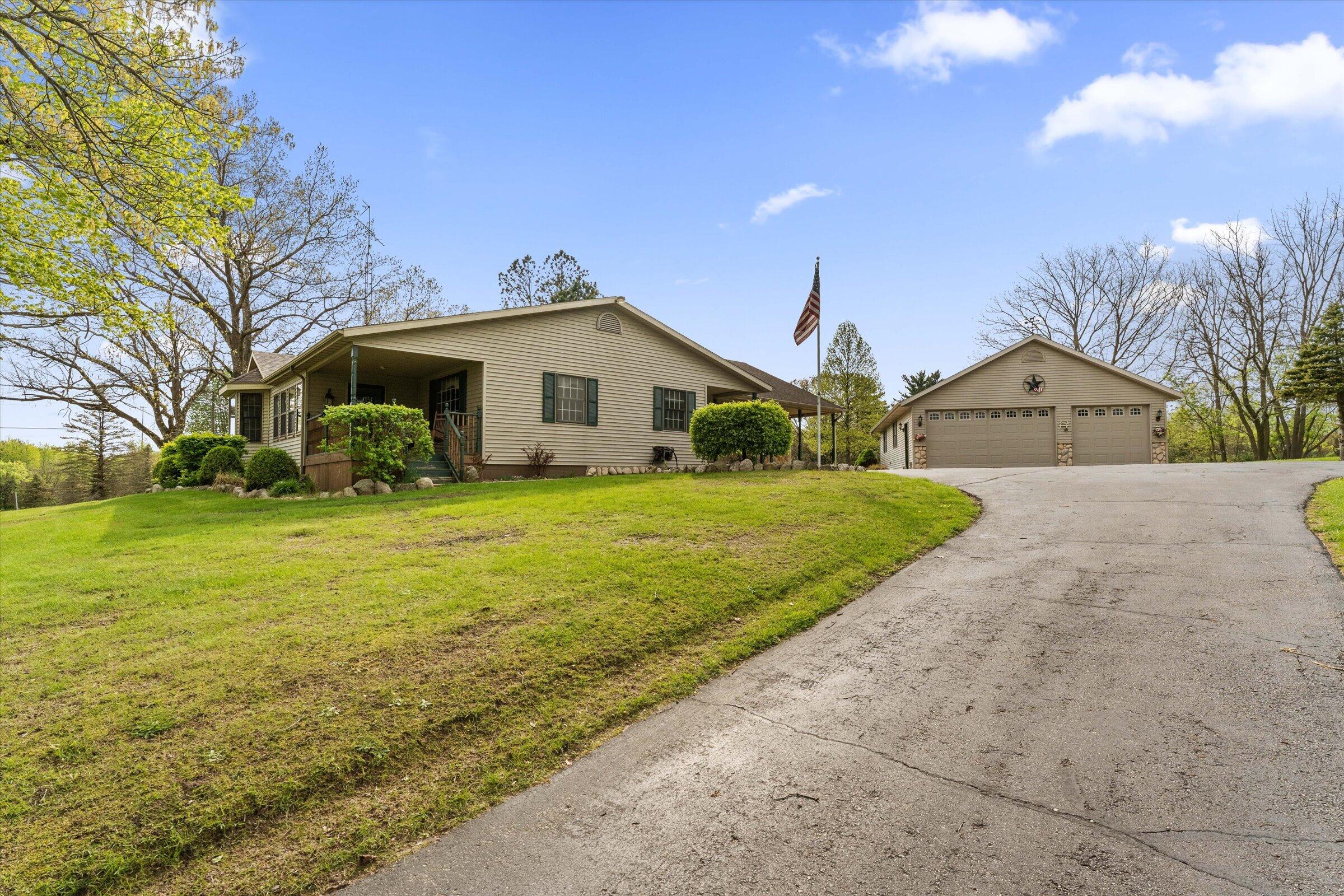 28684 M 60 Cassopolis MI 49031