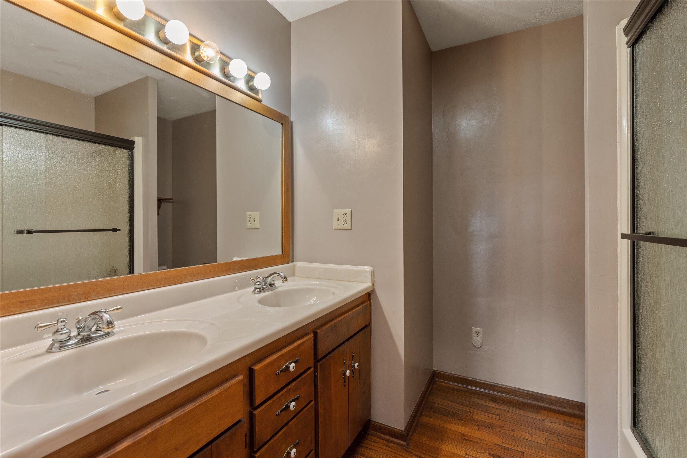 28684 M 60 Cassopolis MI 49031