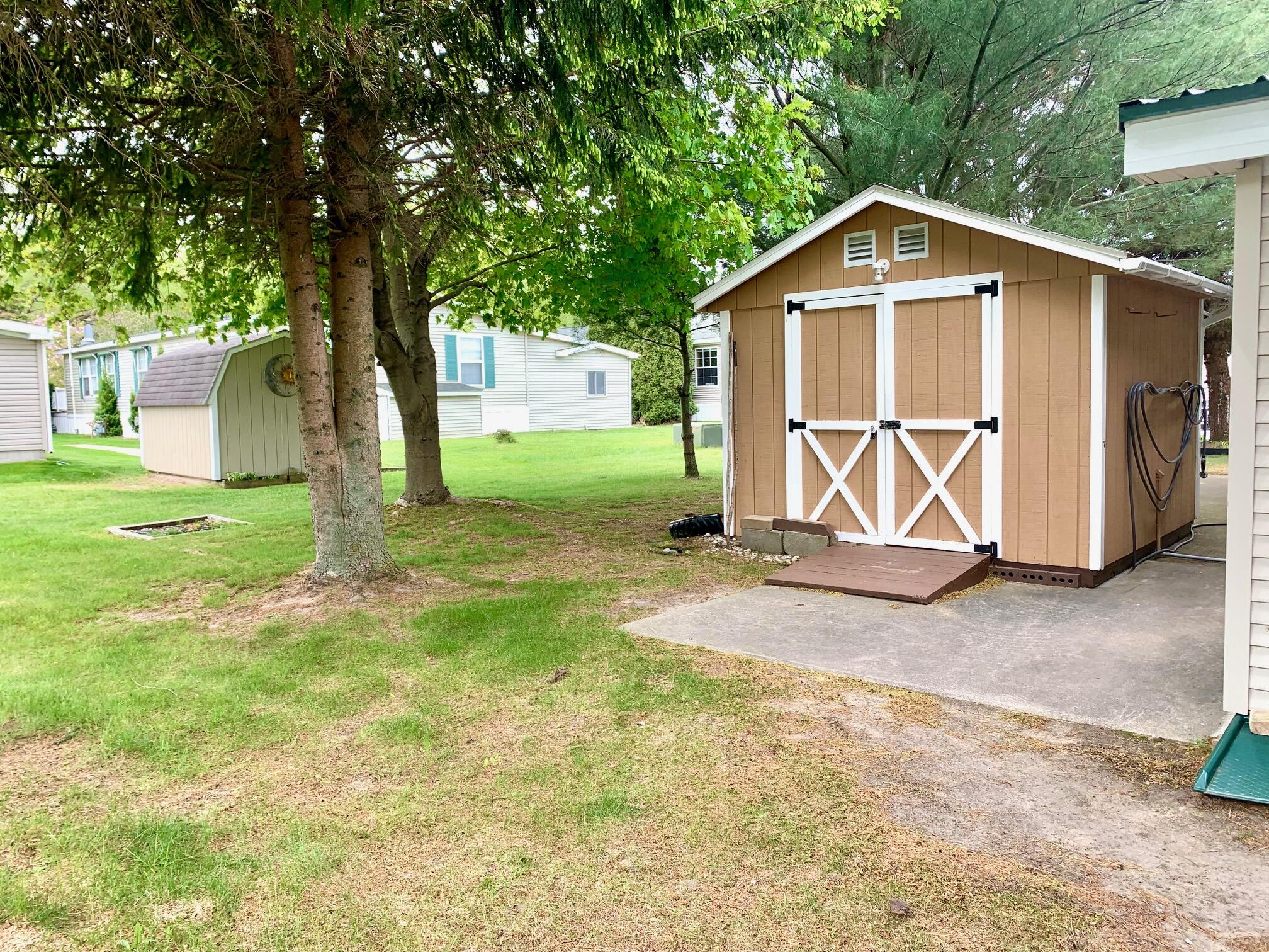 7283 White Swan Lane Ludington MI 49431