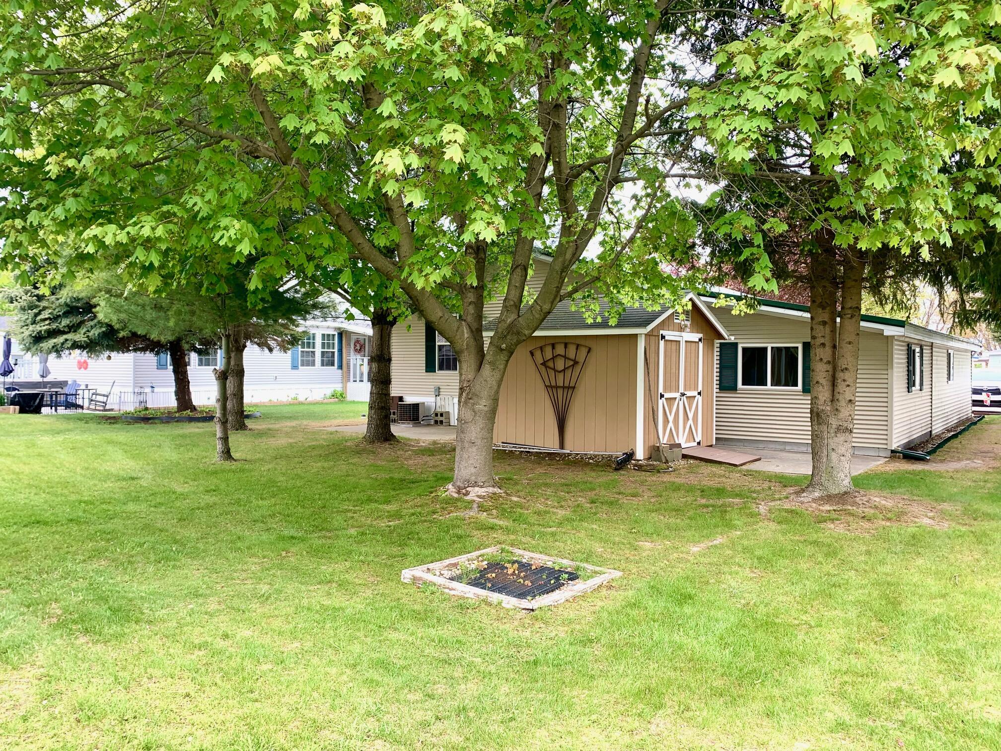 7283 White Swan Lane Ludington MI 49431