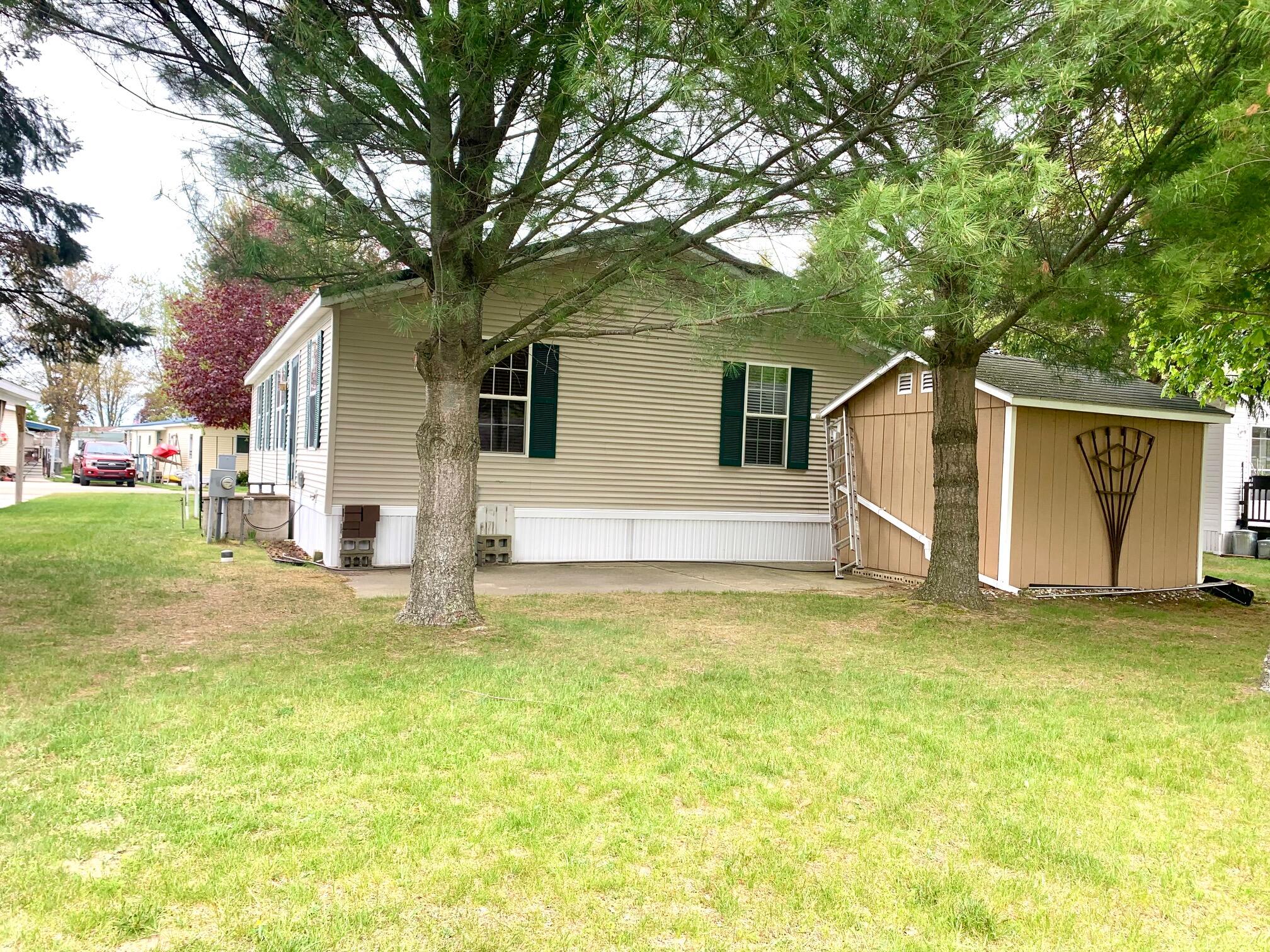 7283 White Swan Lane Ludington MI 49431