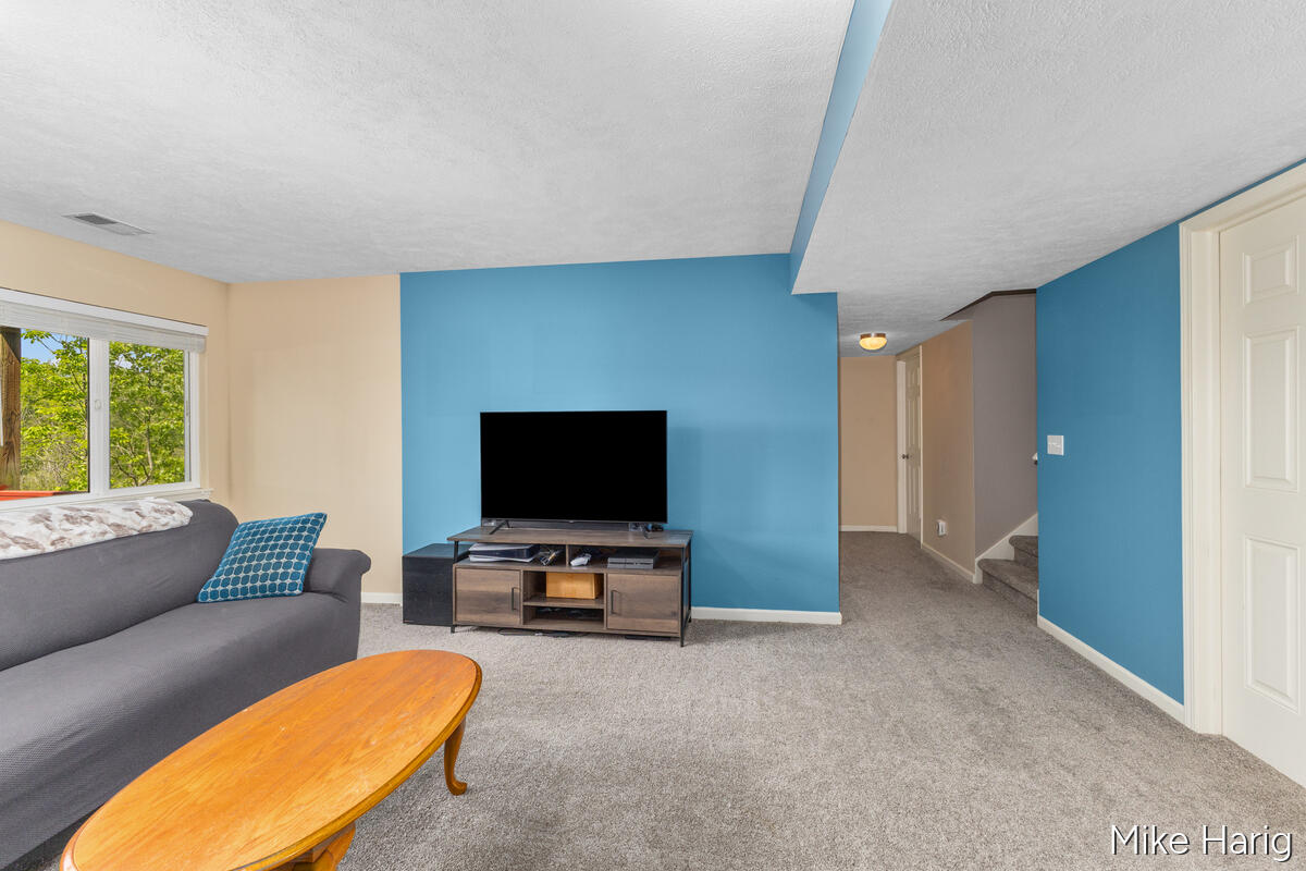 8105 Oldfield Court SE Byron Center MI 49315