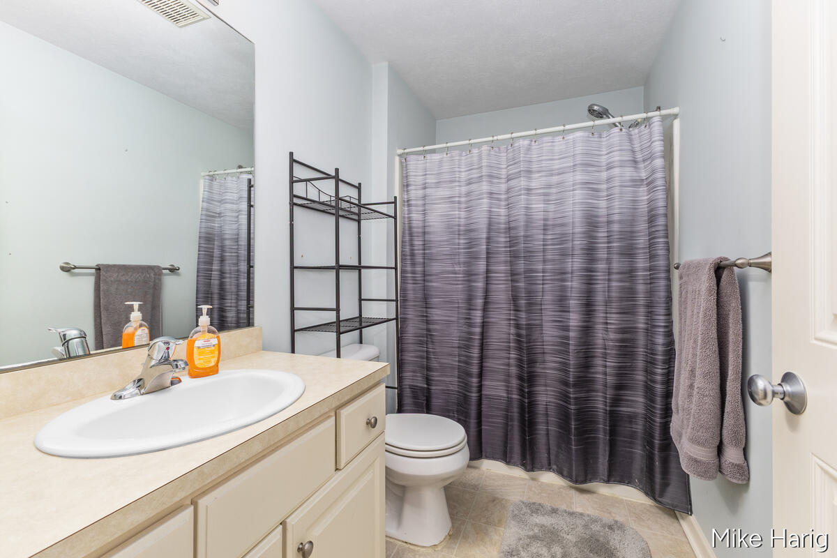 8105 Oldfield Court SE Byron Center MI 49315