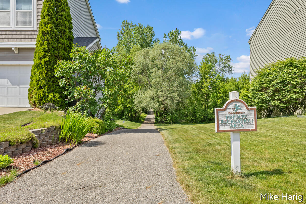 8105 Oldfield Court SE Byron Center MI 49315