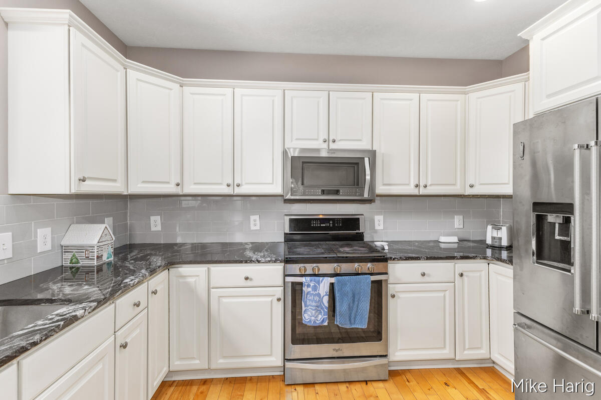 8105 Oldfield Court SE Byron Center MI 49315