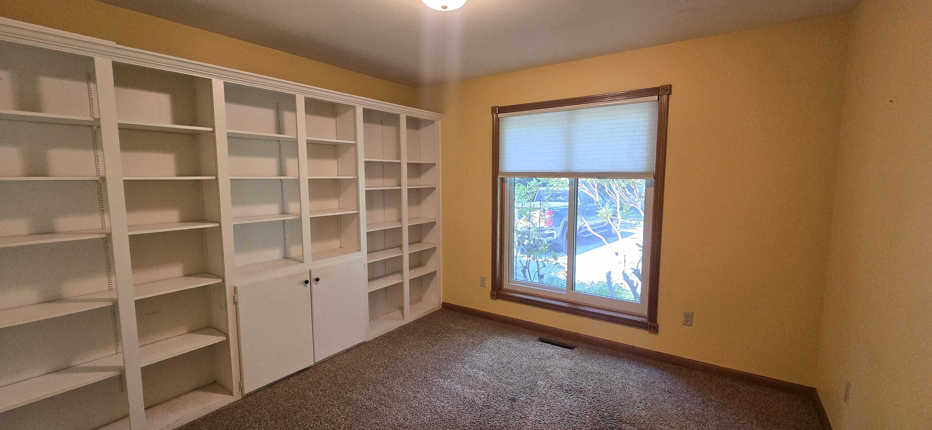 913 W Wellington Court Norton Shores MI 49441