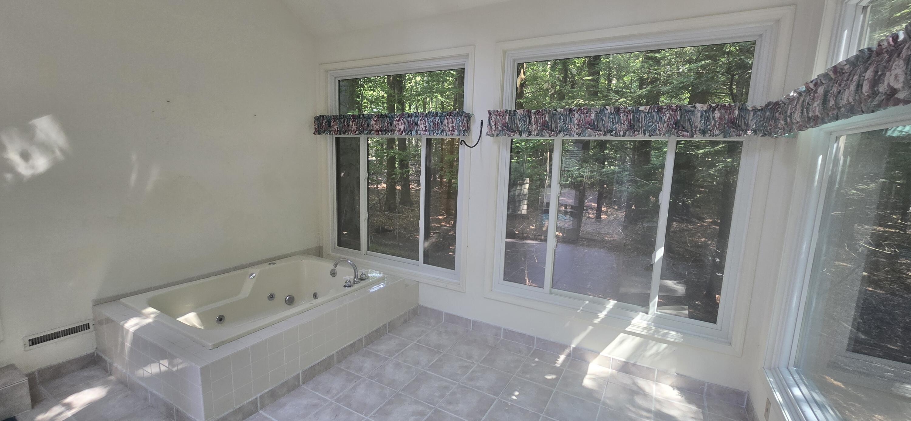 913 W Wellington Court Norton Shores MI 49441