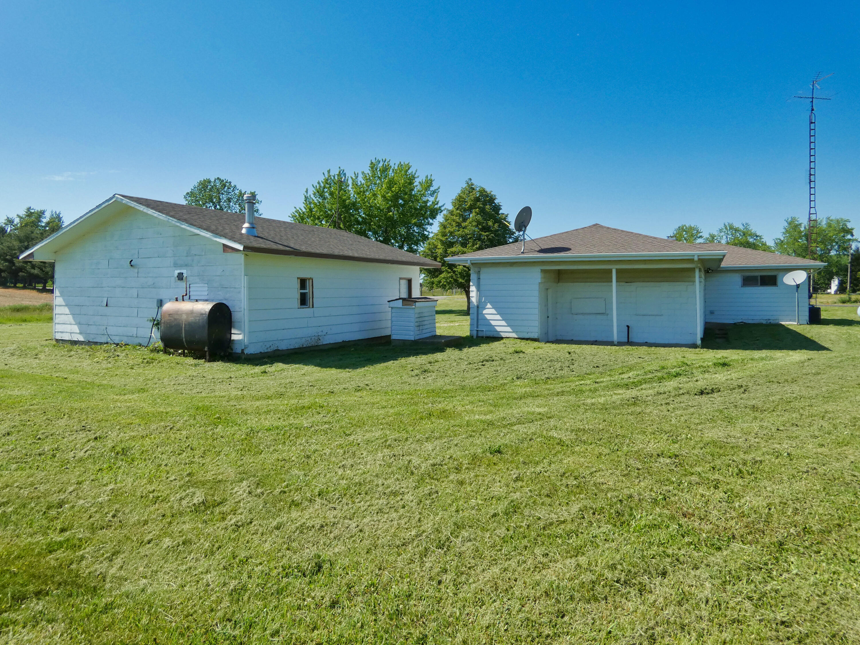 4534 E Britain Avenue Benton Harbor MI 49022