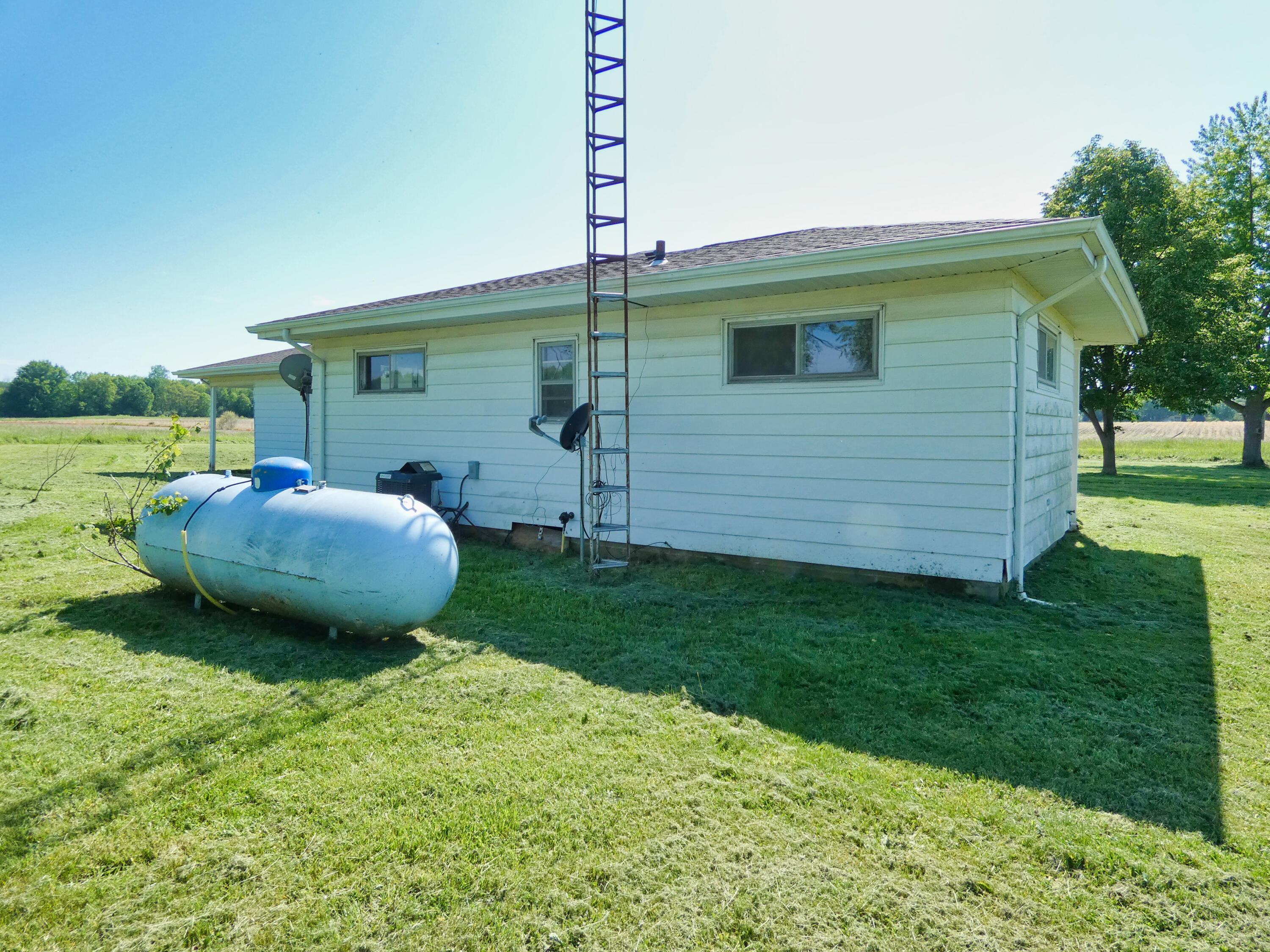 4534 E Britain Avenue Benton Harbor MI 49022