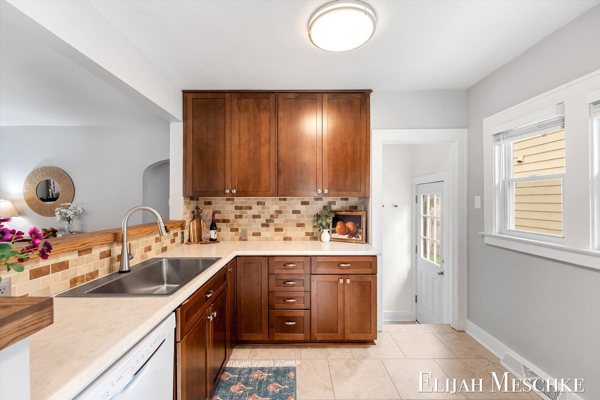 936 Valley Avenue NW Grand Rapids MI 49504