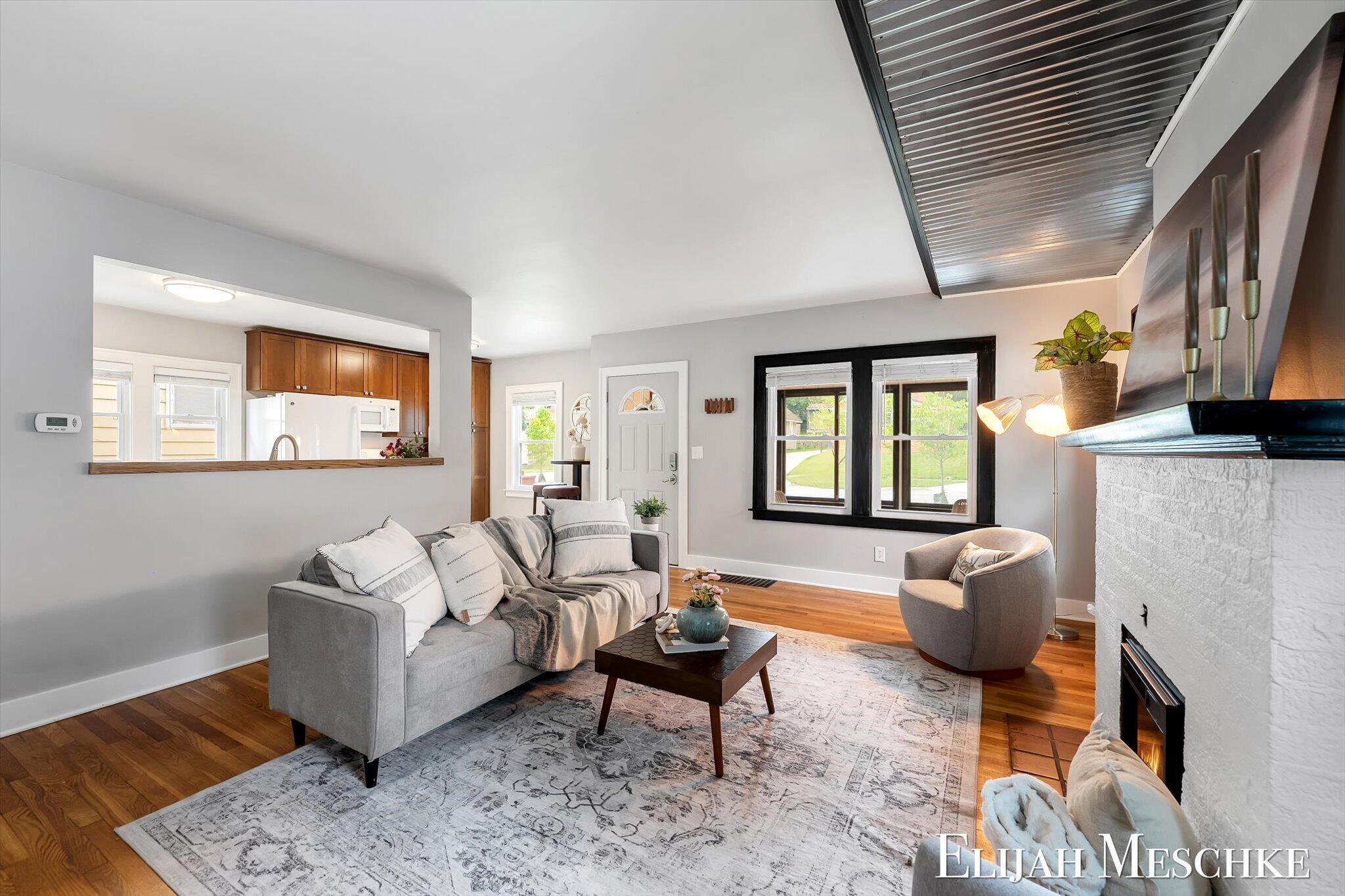936 Valley Avenue NW Grand Rapids MI 49504
