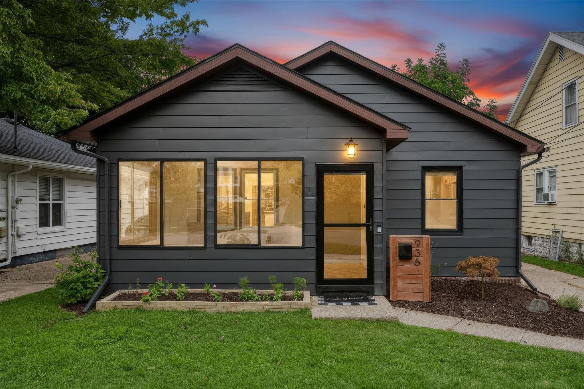 936 Valley Avenue NW Grand Rapids MI 49504