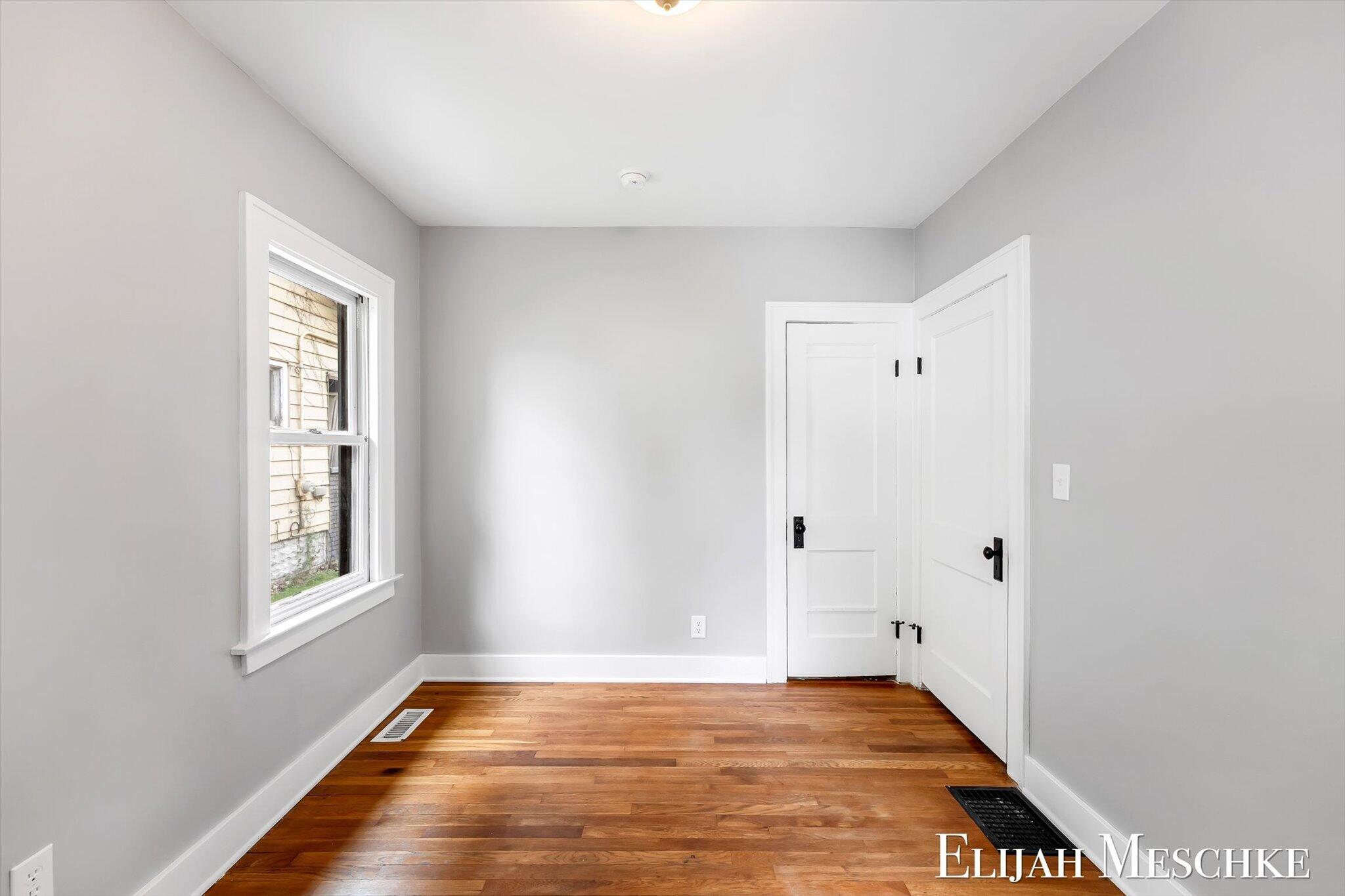 936 Valley Avenue NW Grand Rapids MI 49504