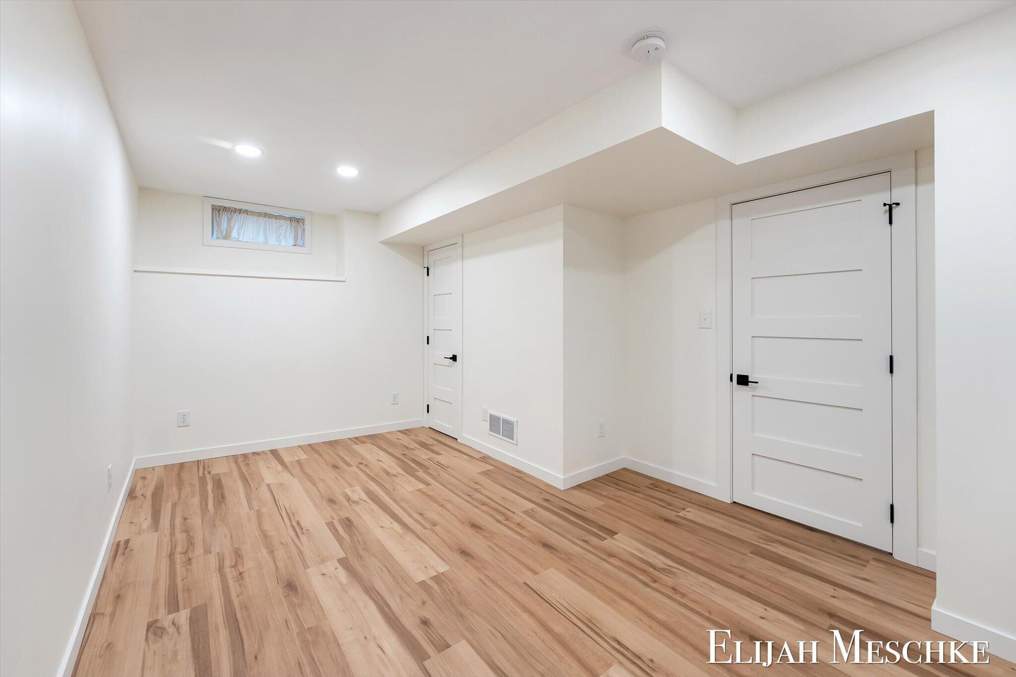 936 Valley Avenue NW Grand Rapids MI 49504