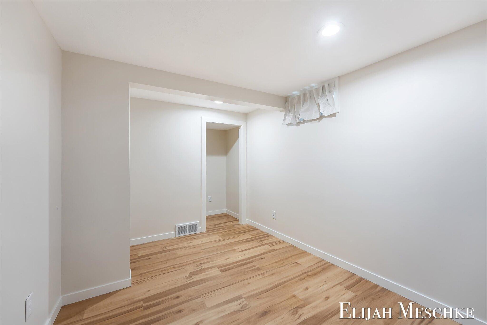 936 Valley Avenue NW Grand Rapids MI 49504