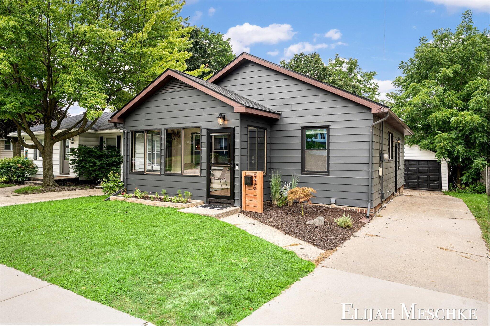 936 Valley Avenue NW Grand Rapids MI 49504