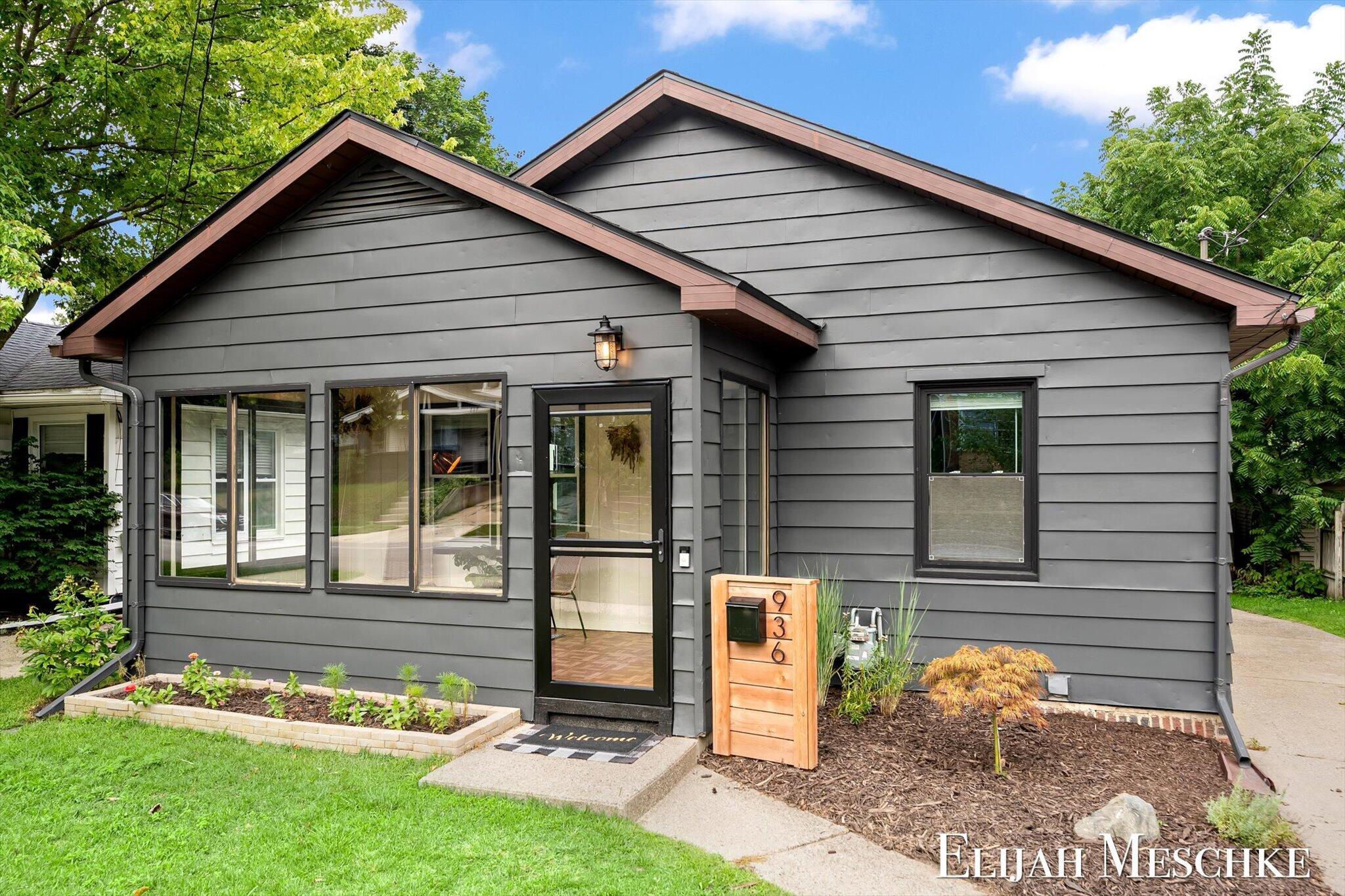 936 Valley Avenue NW Grand Rapids MI 49504