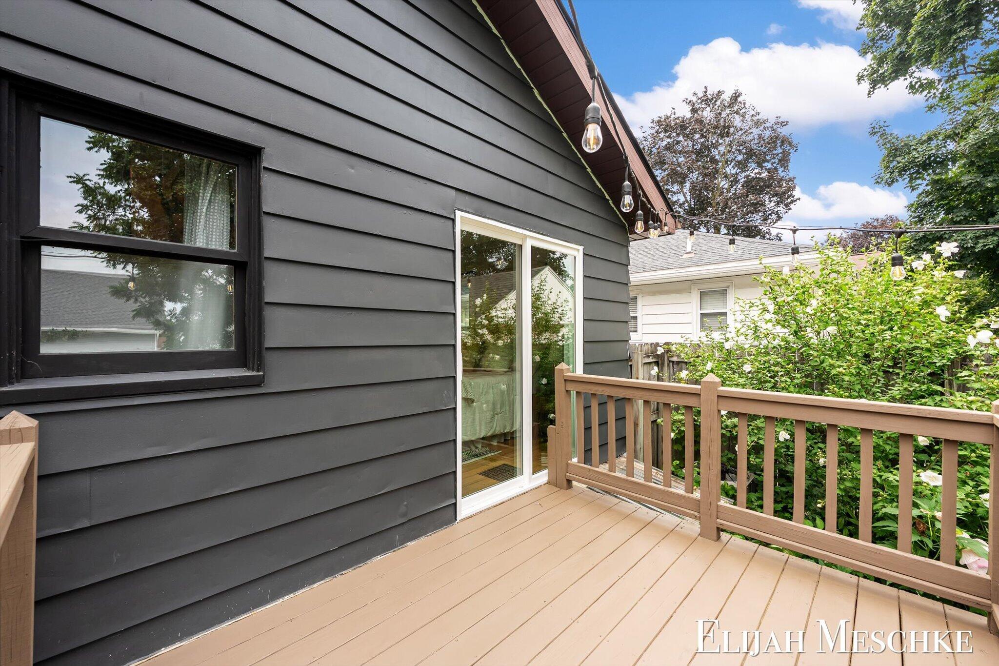 936 Valley Avenue NW Grand Rapids MI 49504