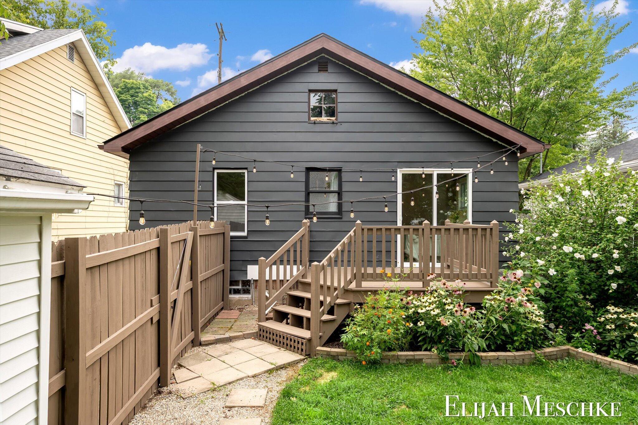 936 Valley Avenue NW Grand Rapids MI 49504