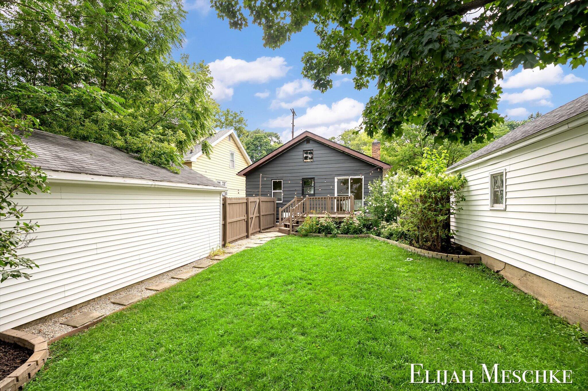 936 Valley Avenue NW Grand Rapids MI 49504