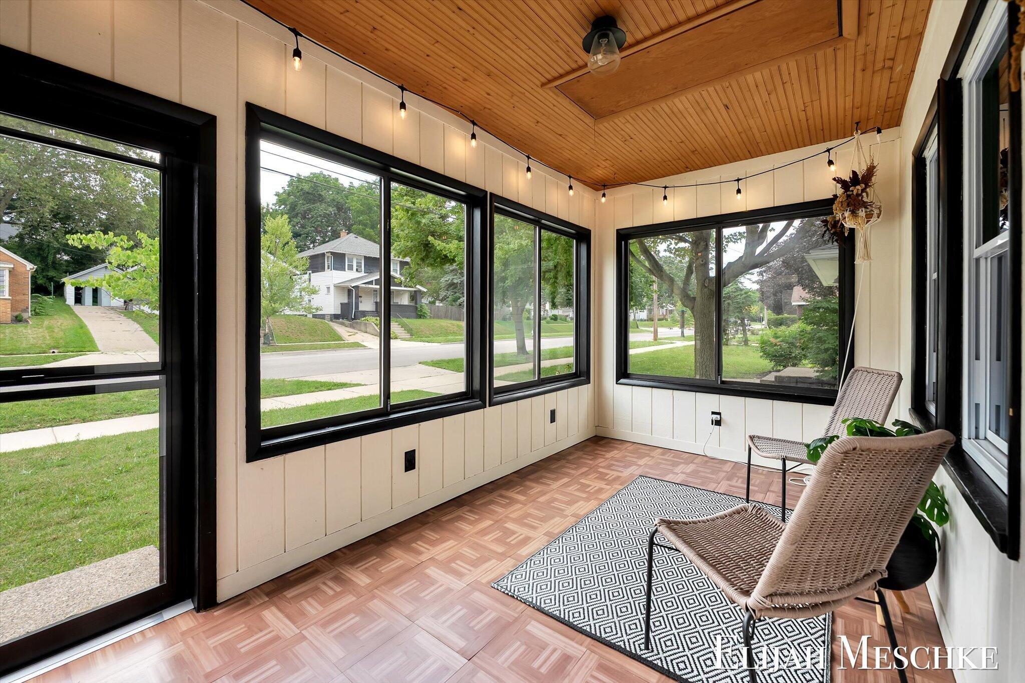 936 Valley Avenue NW Grand Rapids MI 49504