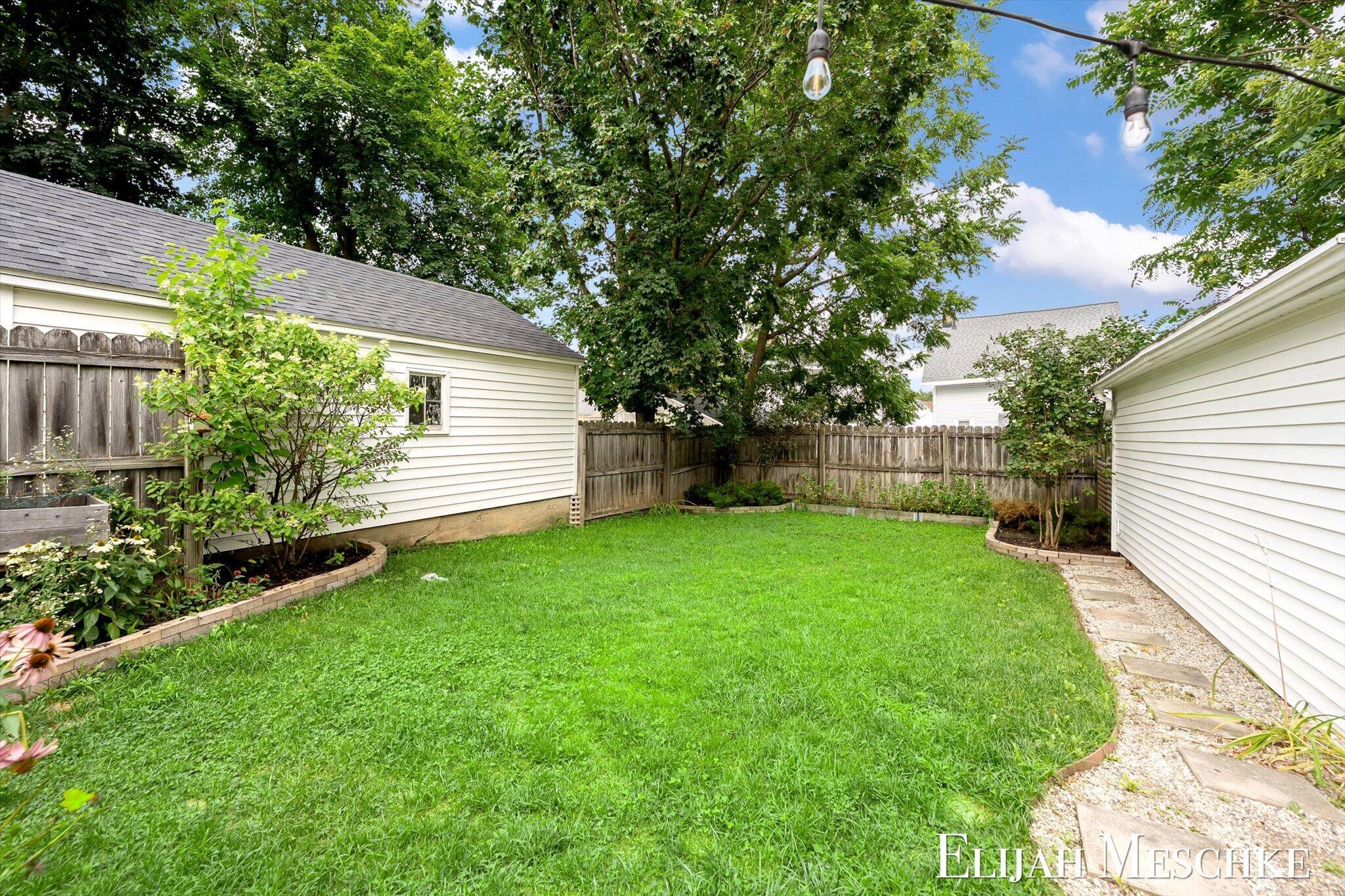 936 Valley Avenue NW Grand Rapids MI 49504