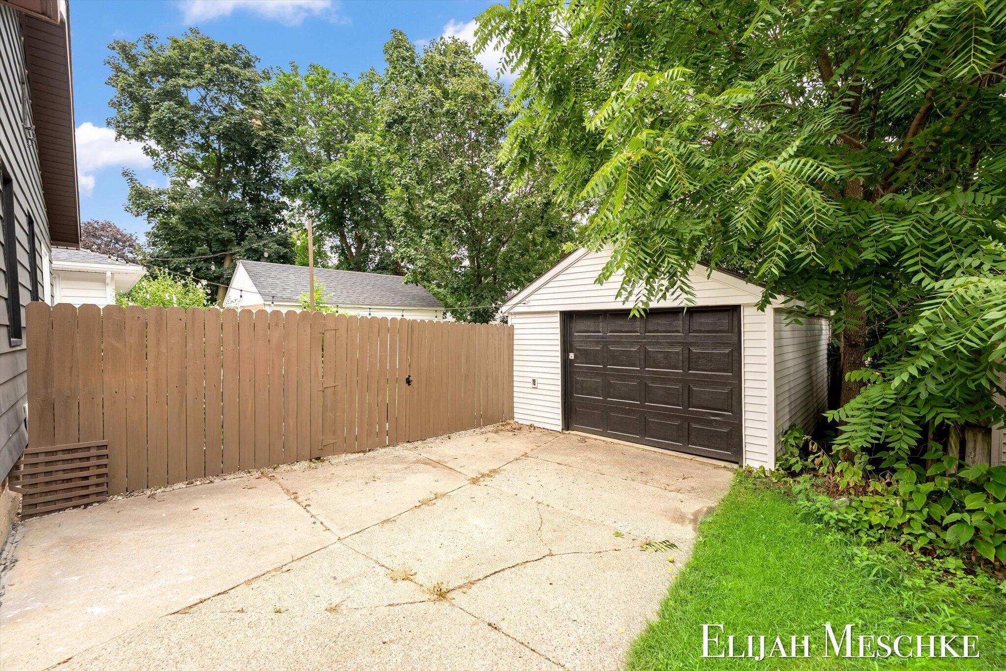 936 Valley Avenue NW Grand Rapids MI 49504