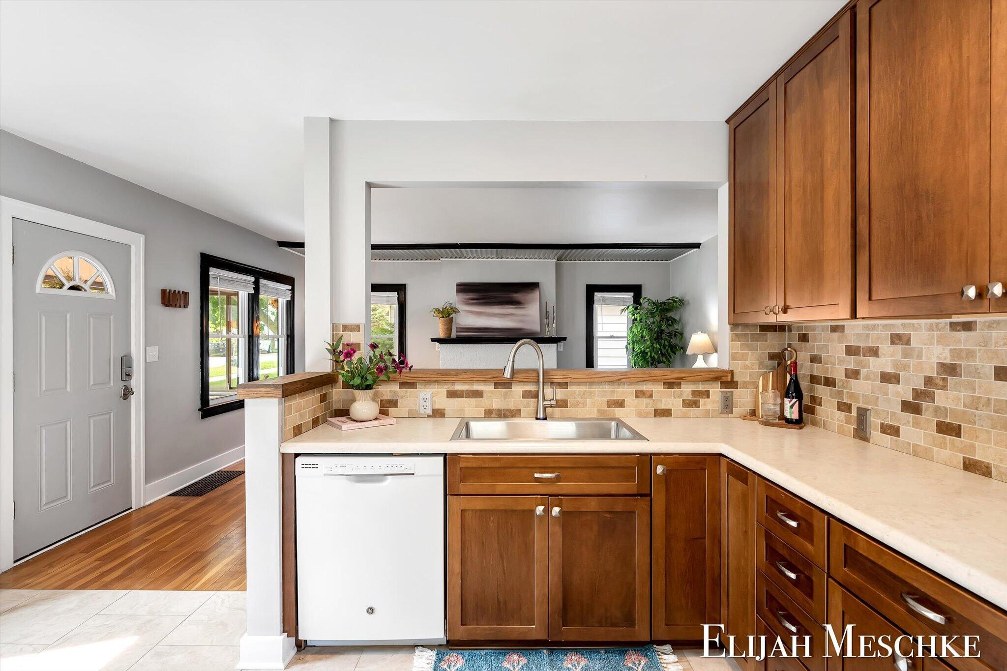 936 Valley Avenue NW Grand Rapids MI 49504