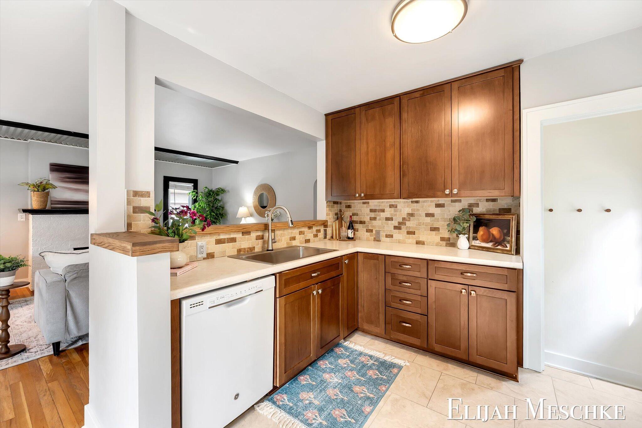 936 Valley Avenue NW Grand Rapids MI 49504