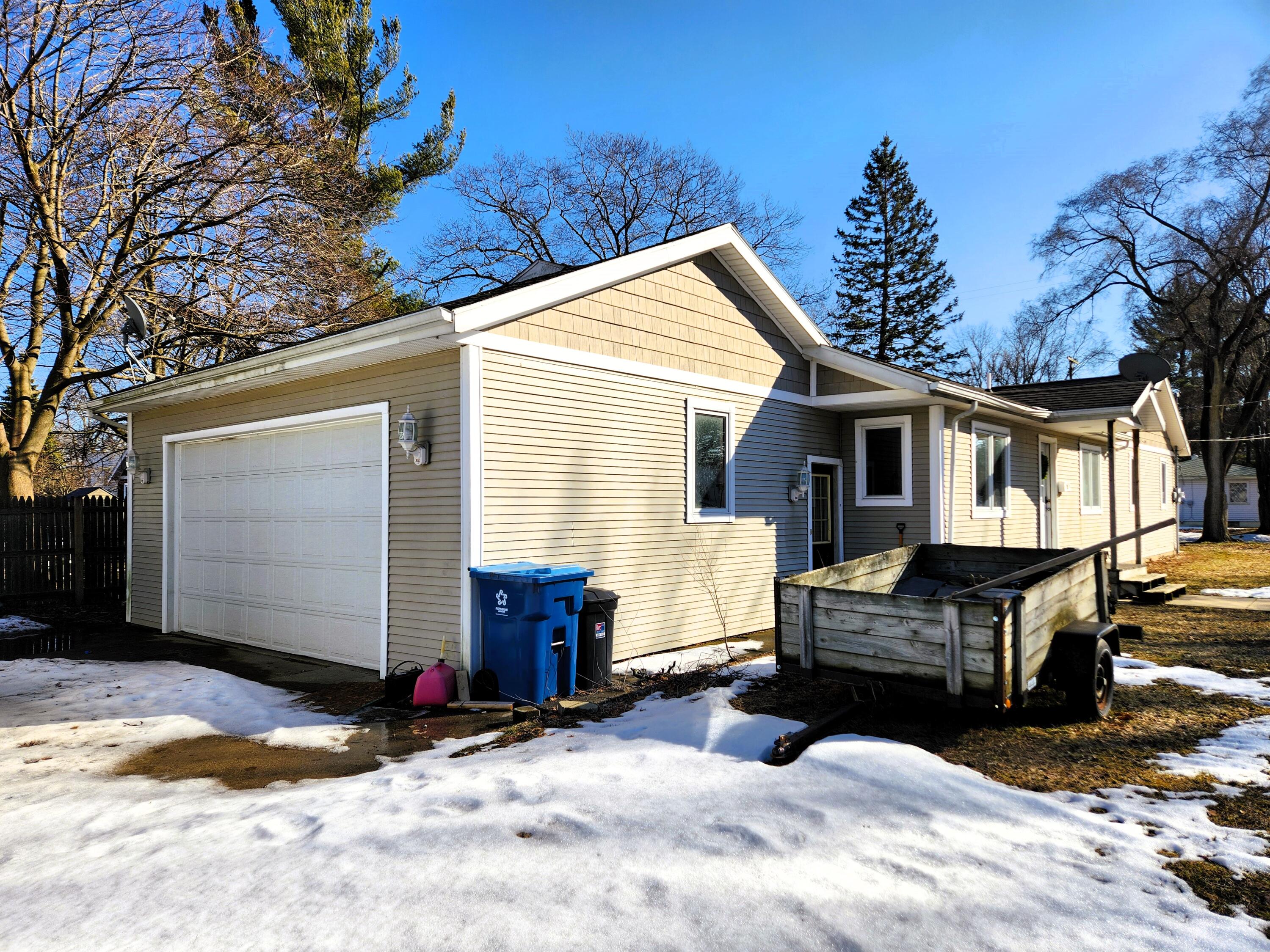 2444 Harding Avenue Muskegon MI 49441