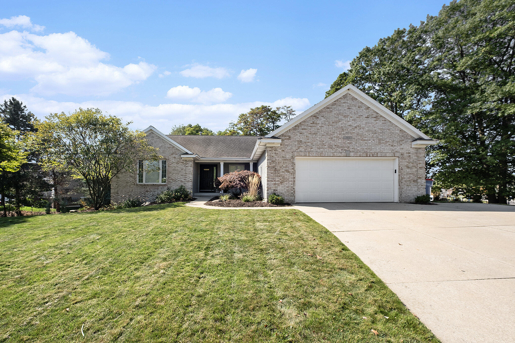 701 Kommer Court NW Grand Rapids MI 49504