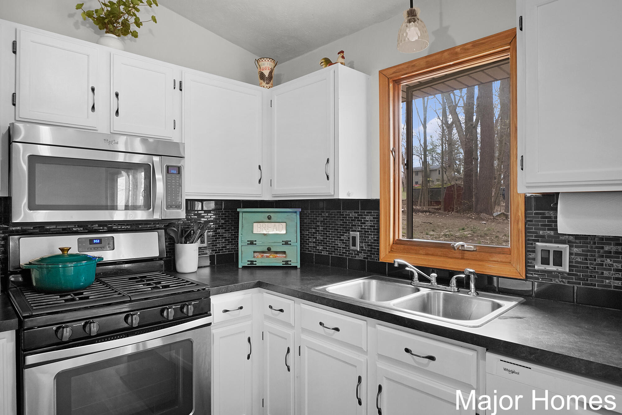 8445 Oakview Avenue NE Rockford MI 49341