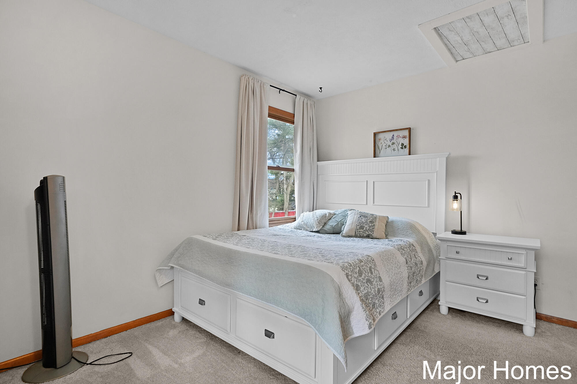 8445 Oakview Avenue NE Rockford MI 49341