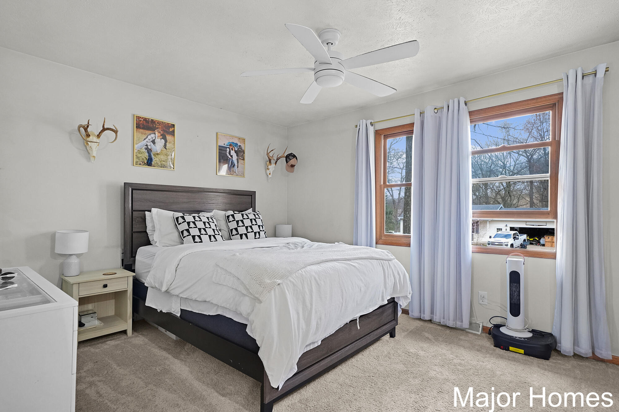 8445 Oakview Avenue NE Rockford MI 49341