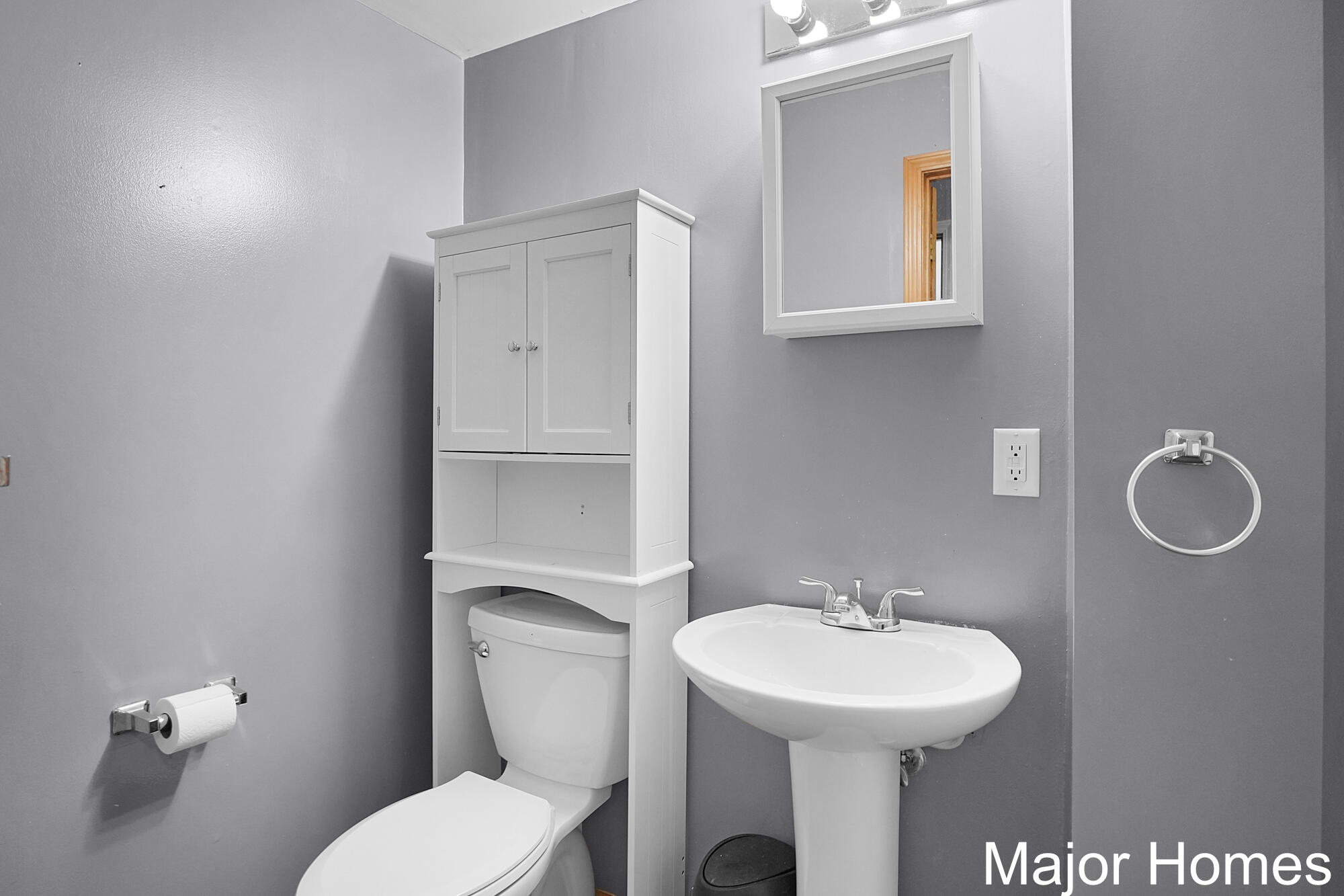 8445 Oakview Avenue NE Rockford MI 49341